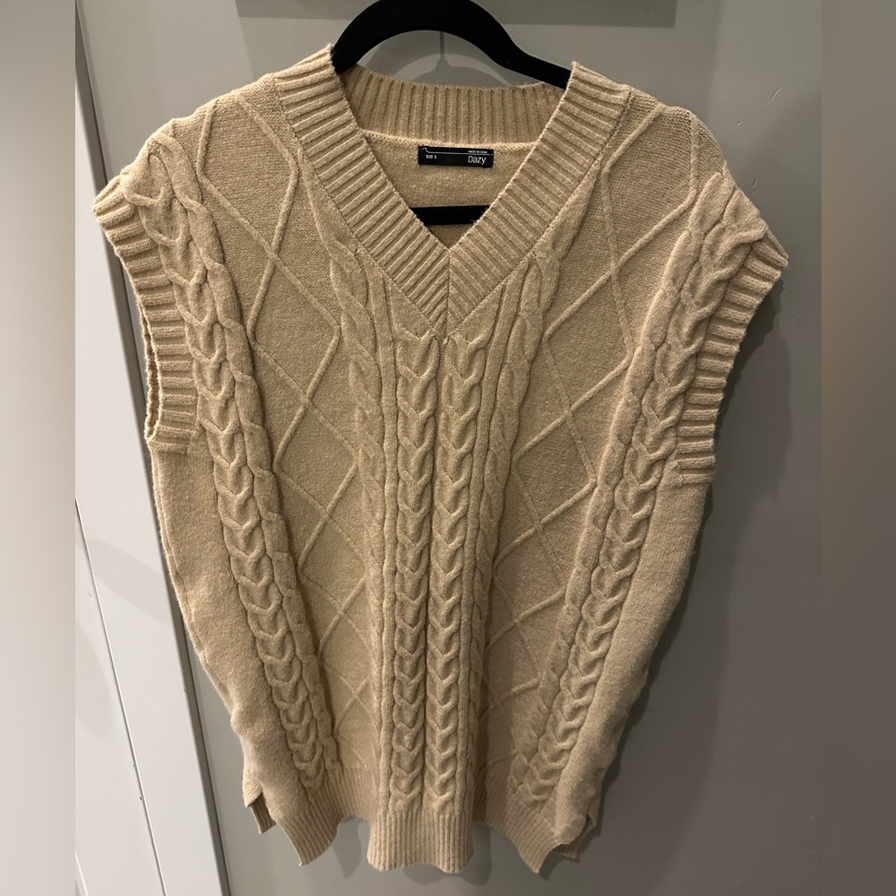 Sweater Vest. USED — In excellent condition. No stains or flaws!